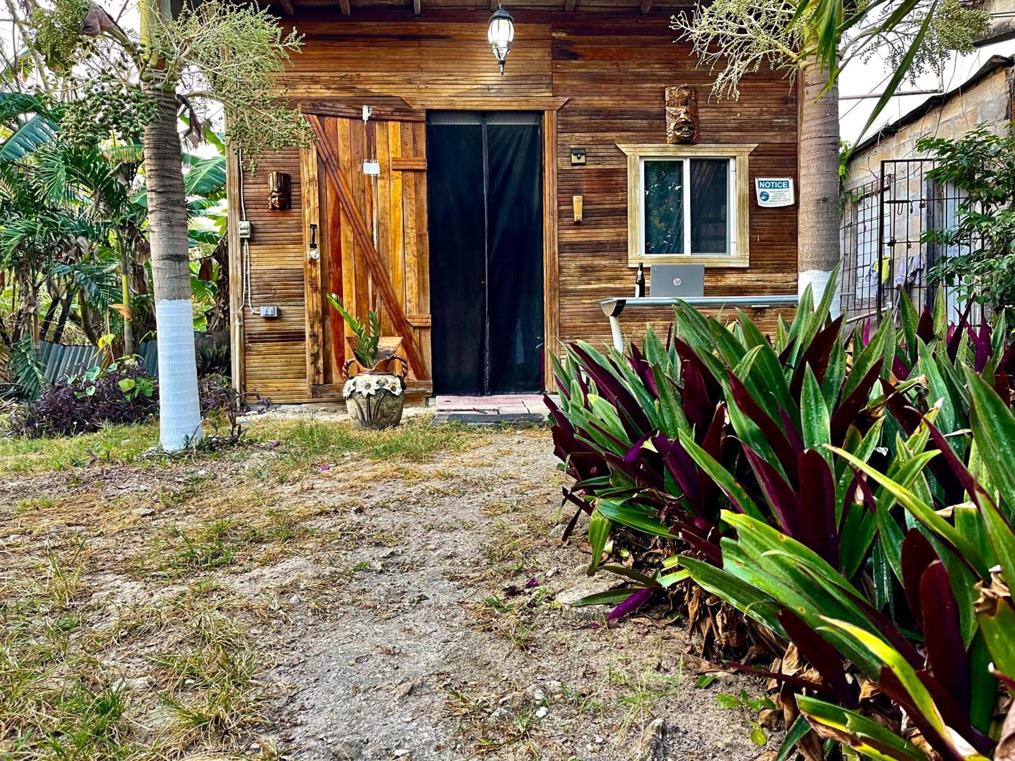 Casa Ricky'S Hostel Orange Walk Town ภายนอก รูปภาพ