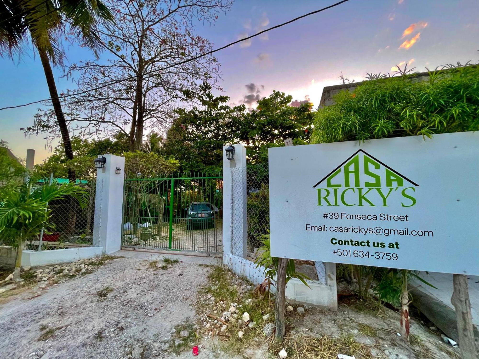 Casa Ricky'S Hostel Orange Walk Town ภายนอก รูปภาพ