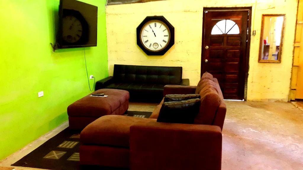 Casa Ricky'S Hostel Orange Walk Town ภายนอก รูปภาพ