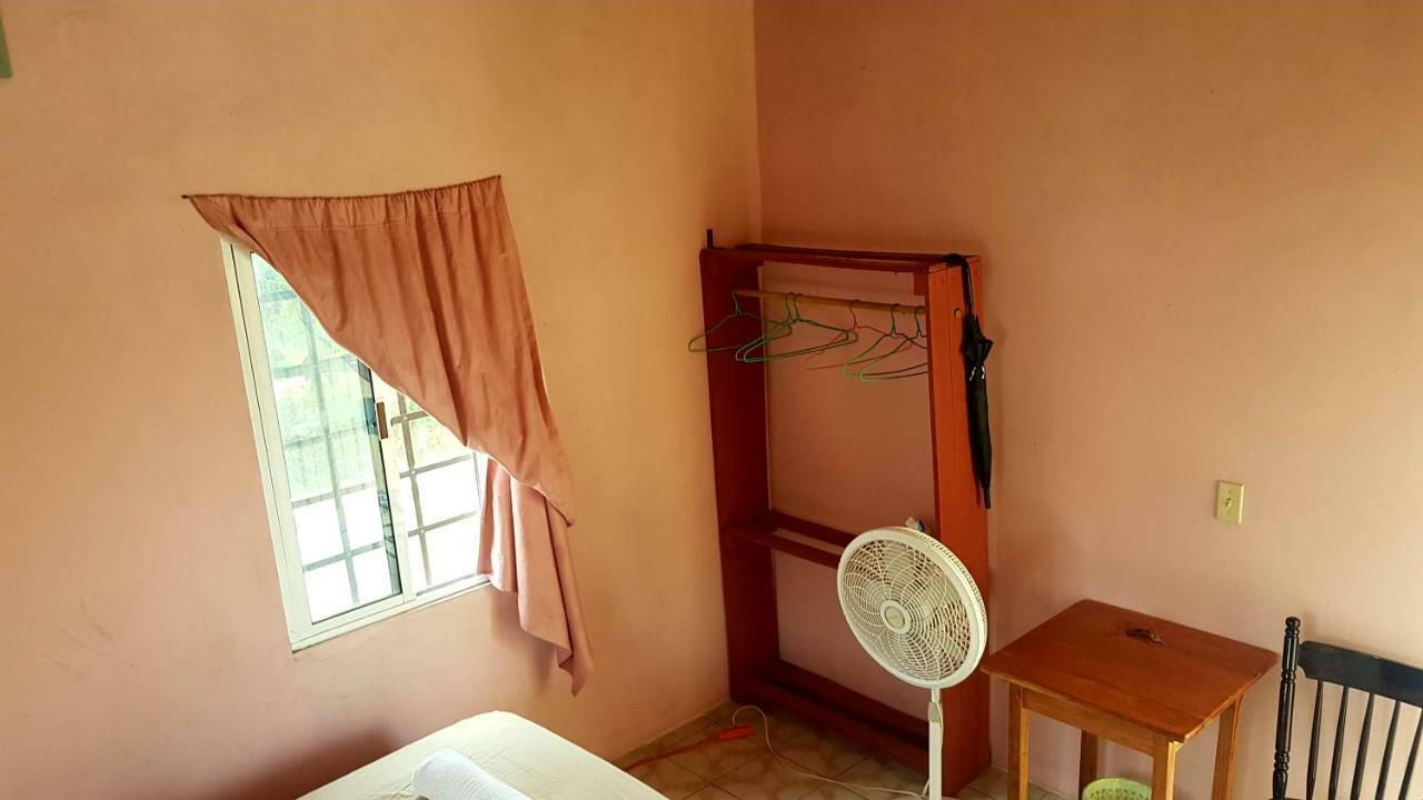 Casa Ricky'S Hostel Orange Walk Town ภายนอก รูปภาพ