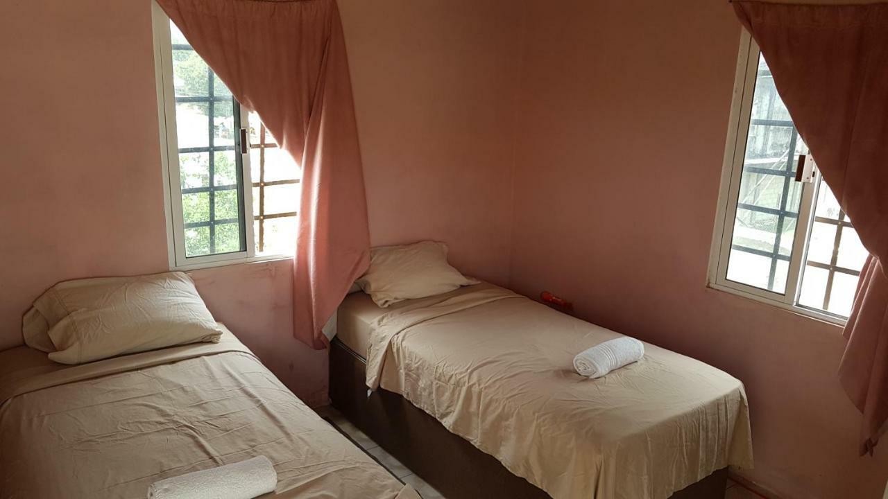 Casa Ricky'S Hostel Orange Walk Town ภายนอก รูปภาพ