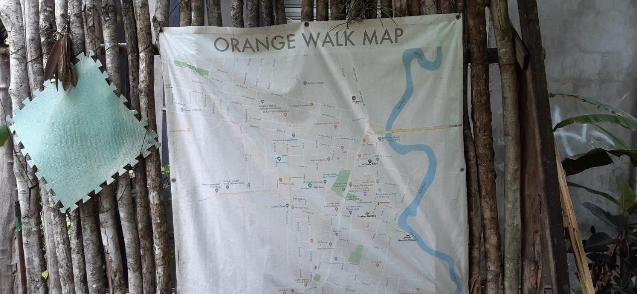 Casa Ricky'S Hostel Orange Walk Town ภายนอก รูปภาพ